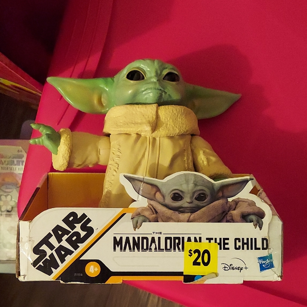 Hasbro Star Wars The Mandalorian The Child - Green and Yellow